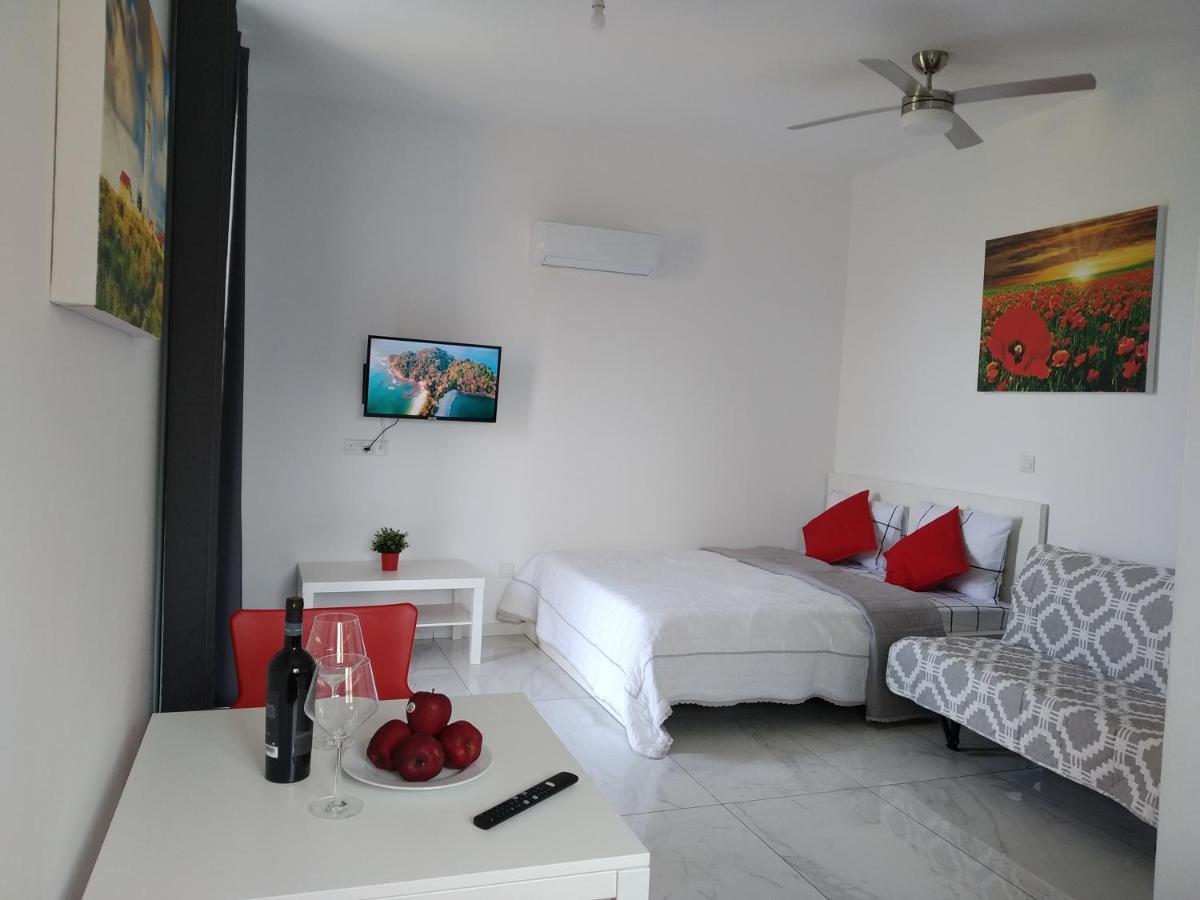 Dream- Downtown-Studios Paphos Esterno foto