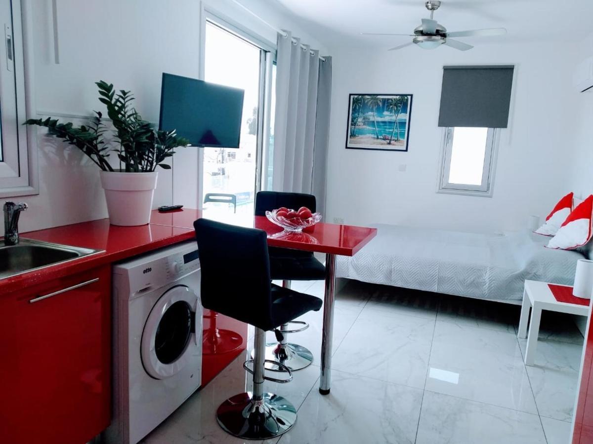 Dream- Downtown-Studios Paphos Esterno foto