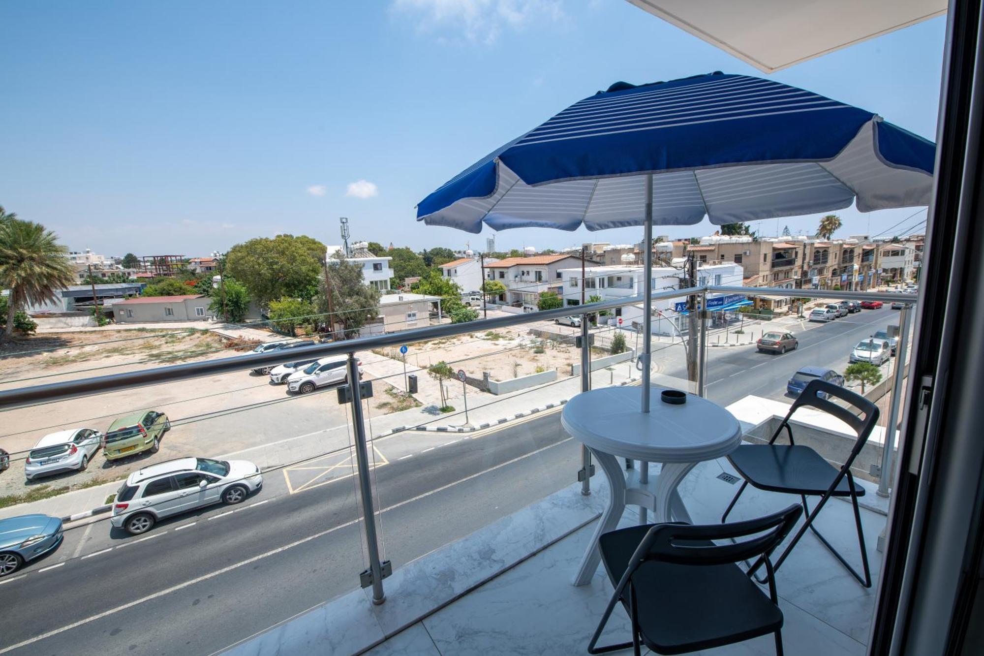 Dream- Downtown-Studios Paphos Esterno foto